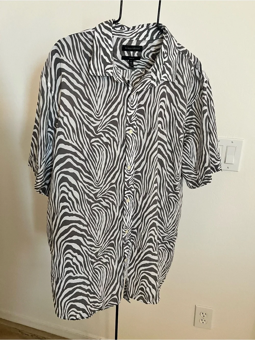 Banana Republic Black and White Zebra-Print Short Sleeve Button-Down